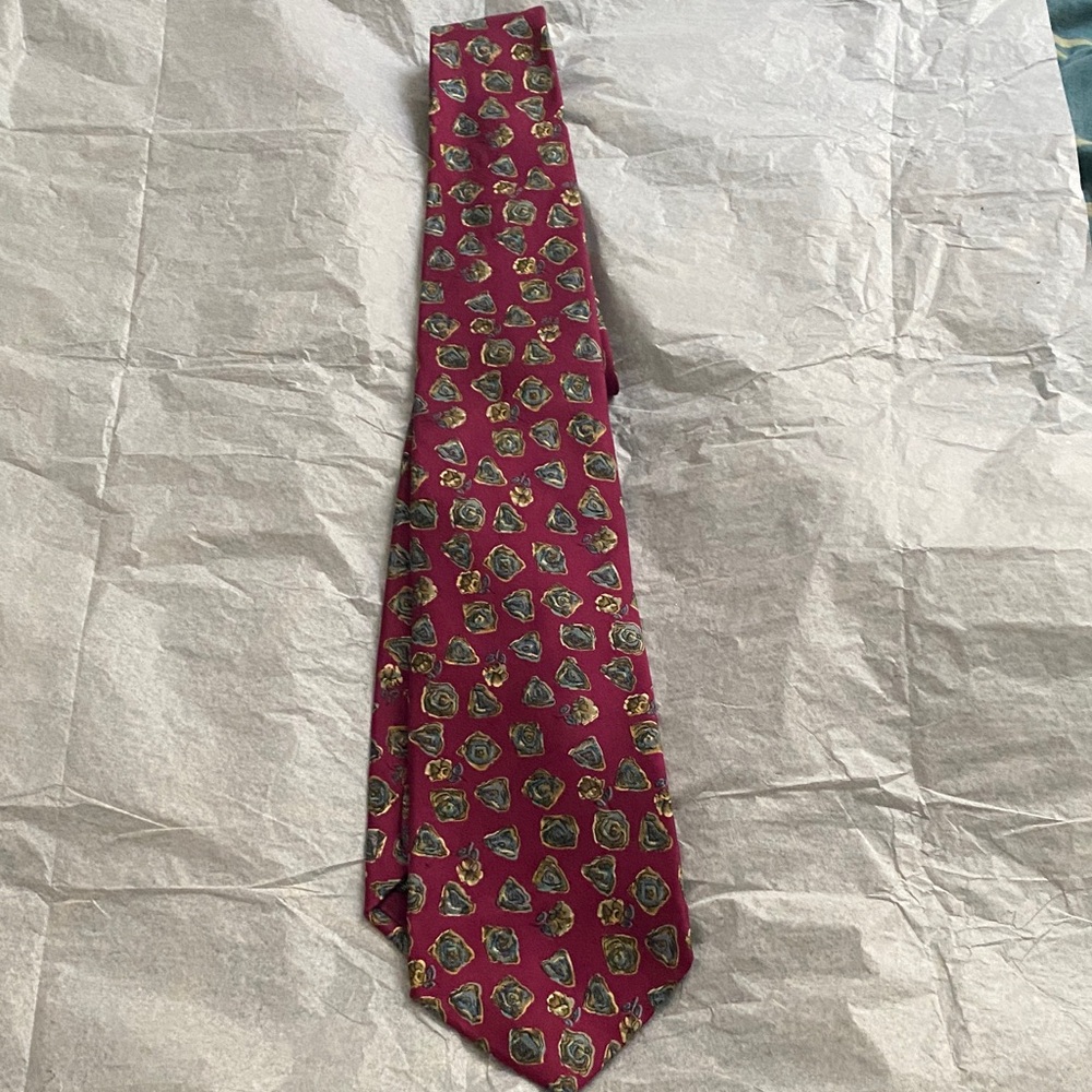 Adolfo Burgundy and Gold Patterned Tie